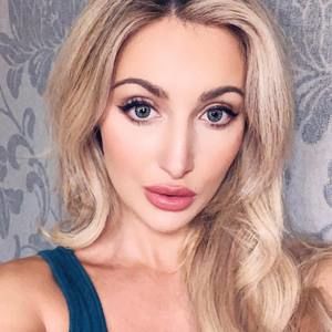 Meet your Posher, Leanna